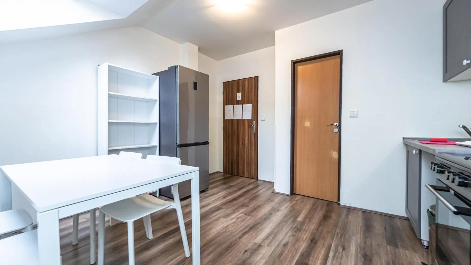 Apartments Kamenicka 23 Prag 0*,