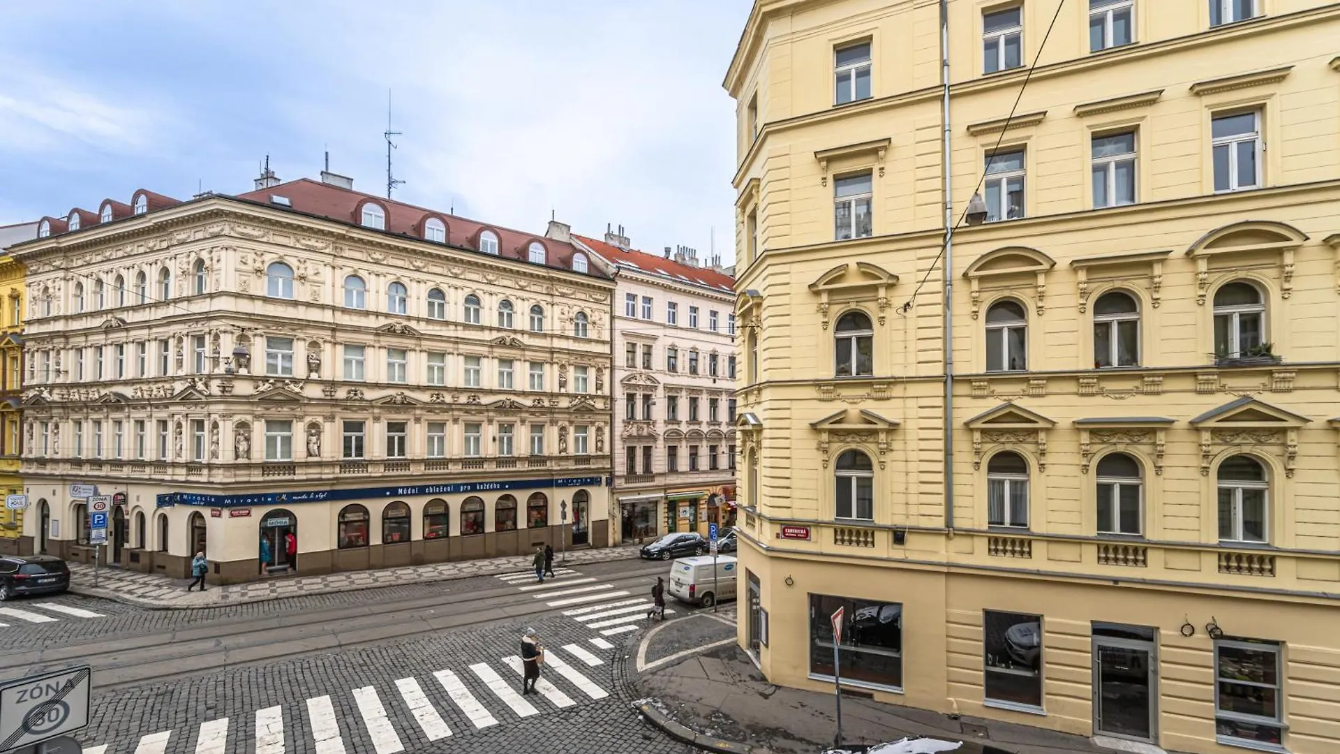 Apartments Kamenicka 23 Prag 0*,